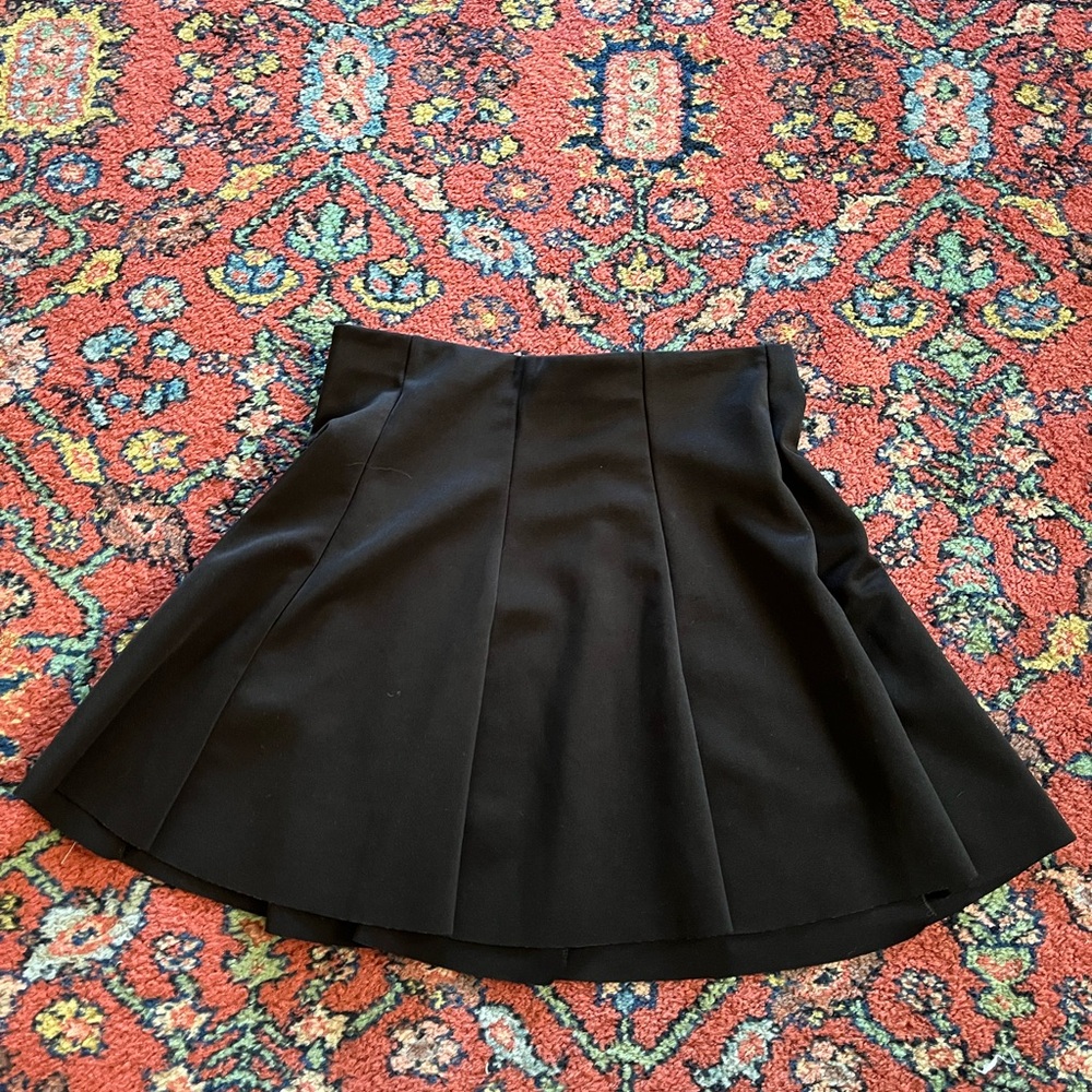 Black Zara skirt size medium but runs small